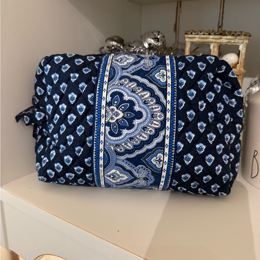 Retired Vintage Vera Bradley Nantucket Navy Small Cosmetic Bag Lined
